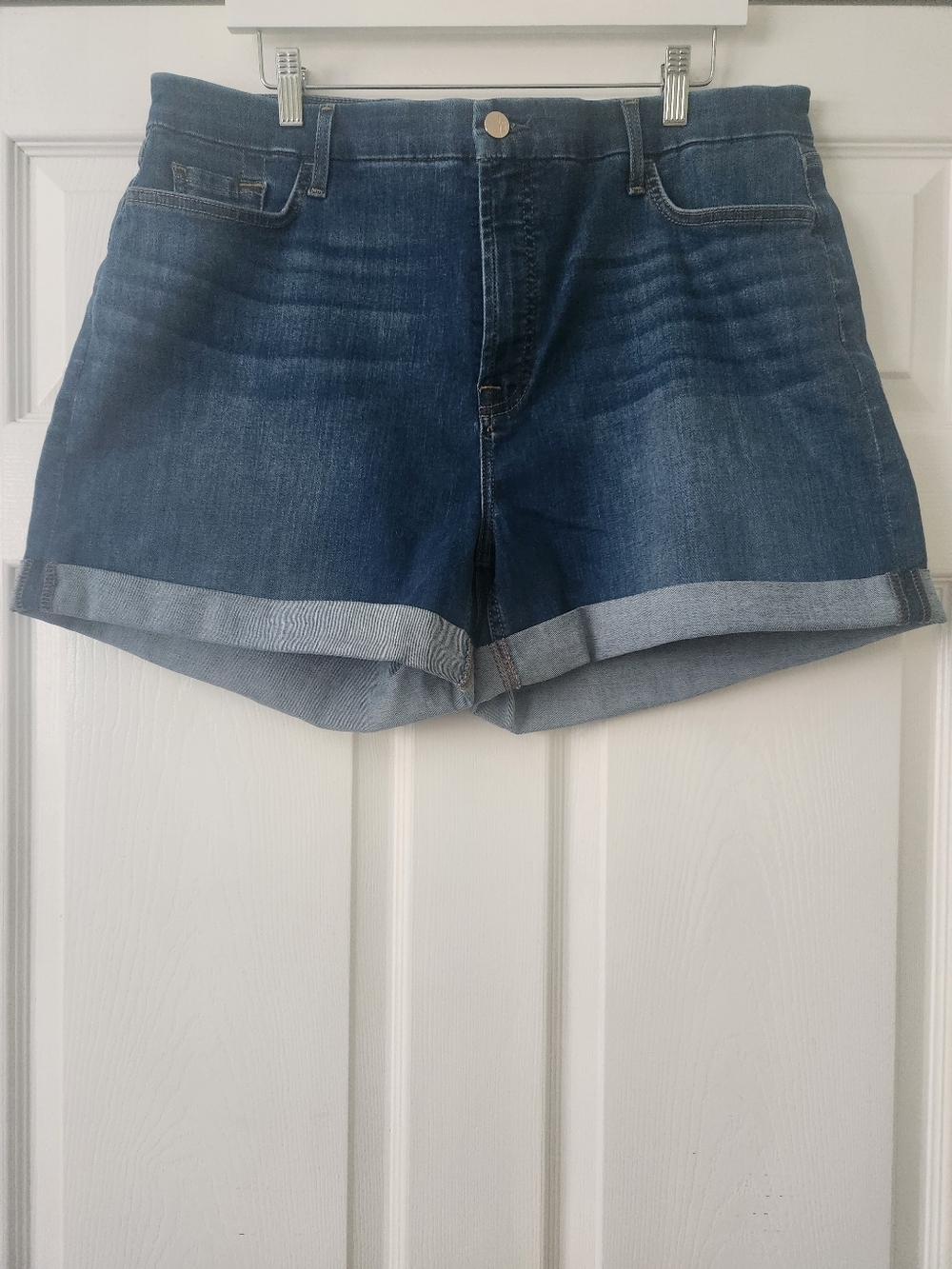 Jen7 Women's Dark Blue Denim Roll-Cuff Shorts - 16